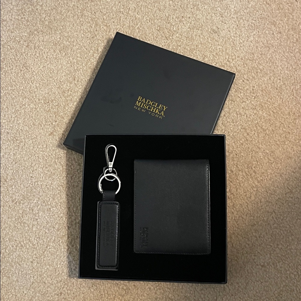 Badgley Mischka Black Leather Key Holder and Wallet